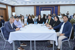 “Elm və təhsil yeniliklərinin media təqdimatı” mövzusunda təlim keçirilib