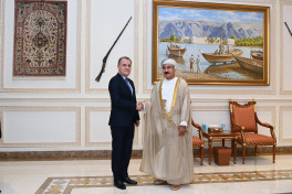 Ceyhun Bayramov Oman Sultan Ofisinin naziri ilə Yaxın Şərqi müzakirə edib