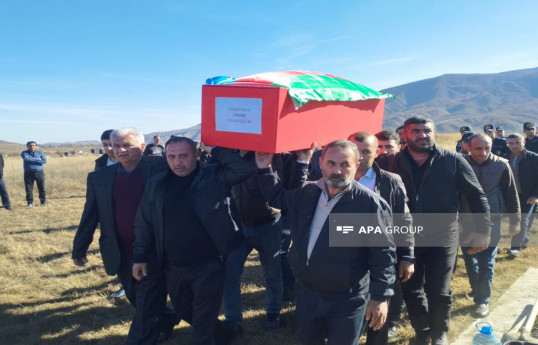 Birinci Qarabağ müharibəsində itkin düşən iki hərbçinin qalıqları Xocalıda dəfn olunub - FOTO  - VİDEO 