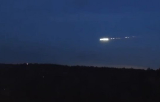 Moskva səmasında meteorit partlayıb - VİDEO 