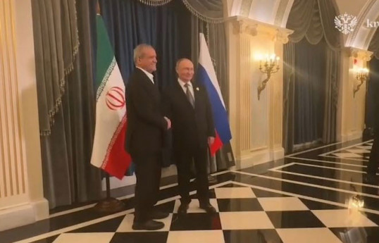 Putin Pezeşkianla görüşüb - VİDEO 