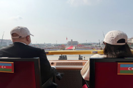 Prezident və birinci xanım Pekində Qələbənin 80-ci ildönümünə həsr olunmuş paradı izləyiblər - YENİLƏNİB  - VİDEO  - FOTO 