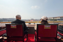 Prezident və birinci xanım Pekində Qələbənin 80-ci ildönümünə həsr olunmuş paradı izləyiblər - YENİLƏNİB  - VİDEO  - FOTO 