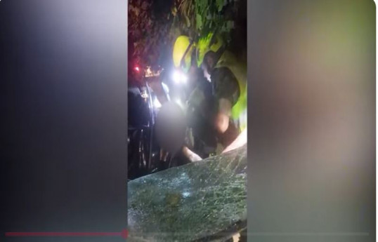 Tovuzda avtomobil ağaca çırpılıb, sürücü ağır xəsarət alıb  - VİDEO 