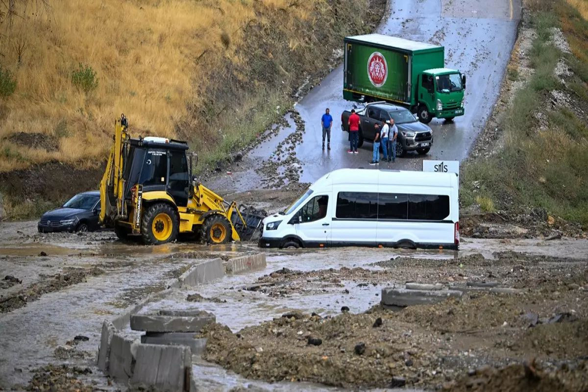 Ankarada leysan yağışları bir sıra fəsadlar törədib
