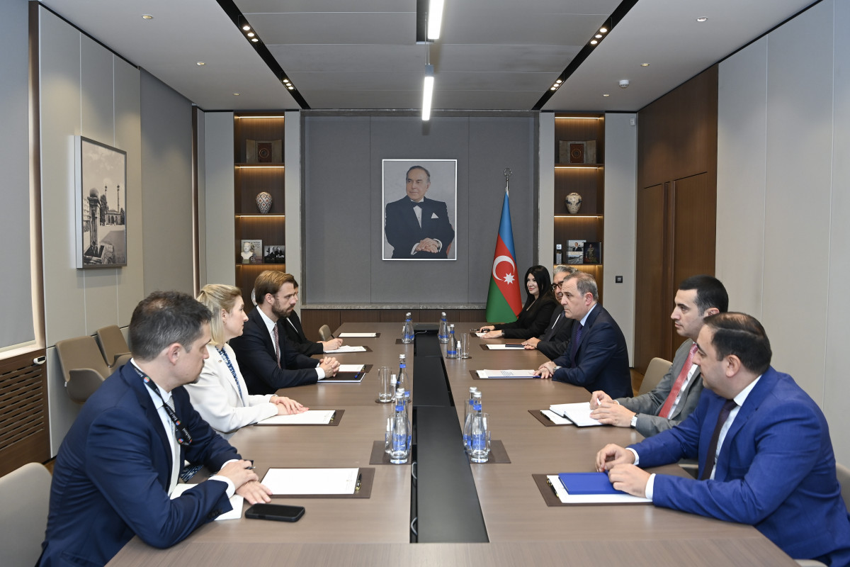 Ceyhun Bayramov ABŞ Dövlət Departamentinin rəsmisi ilə görüşüb