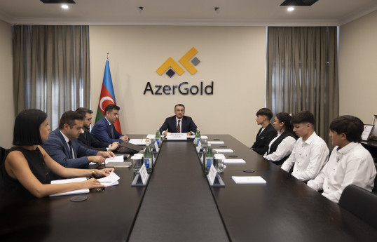 Zakir İbrahimov “Gələcəyin mədənçisi” təhsil layihəsinin iştirakçıları ilə görüşüb