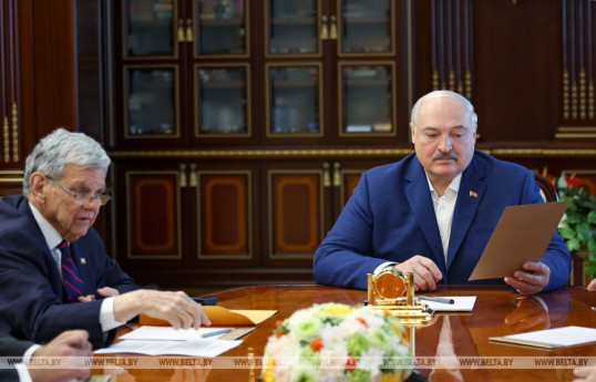 Lukaşenko Minskdə ABŞ prezidentinin nümayəndəsi ilə görüşüb