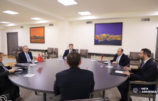 Ermənistan və Türkiyə Gümrü-Qars dəmir yolunun bərpası üçün texniki araşdırmalar aparmaq barədə razılığa gəlib - YENİLƏNİB 