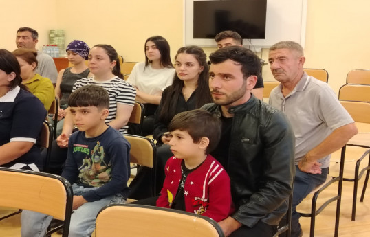 İlk köç karvanı Hadrut qəsəbəsinə çatıb, açarlar təqdim edilib - FOTO 