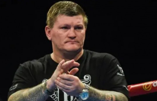 Rikki Hatton, Boks üzrə  keçmiş dünya çempionu