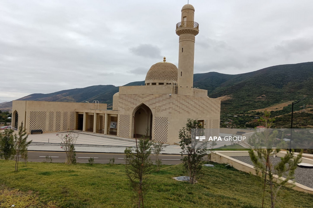 Hadrutda inşa edilmiş məscidə media-tur təşkil olunub - FOTO 