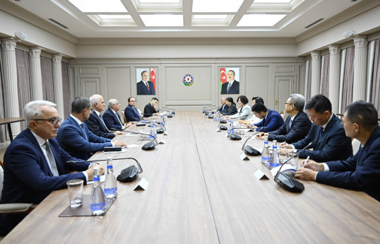 Əli Əsədov Çin Xalq Siyasi Məşvərət Şurasının Ümumçin Komitəsi sədrinin müavini ilə görüşüb