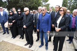 Xalq artisti Hacı Murad Yagizarov II Fəxri xiyabanda dəfn edilib - FOTO  - YENİLƏNİB-1 
