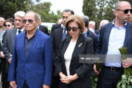 Xalq artisti Hacı Murad Yagizarov II Fəxri xiyabanda dəfn edilib - FOTO  - YENİLƏNİB-1 