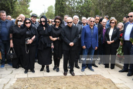 Xalq artisti Hacı Murad Yagizarov II Fəxri xiyabanda dəfn edilib - FOTO  - YENİLƏNİB-1 
