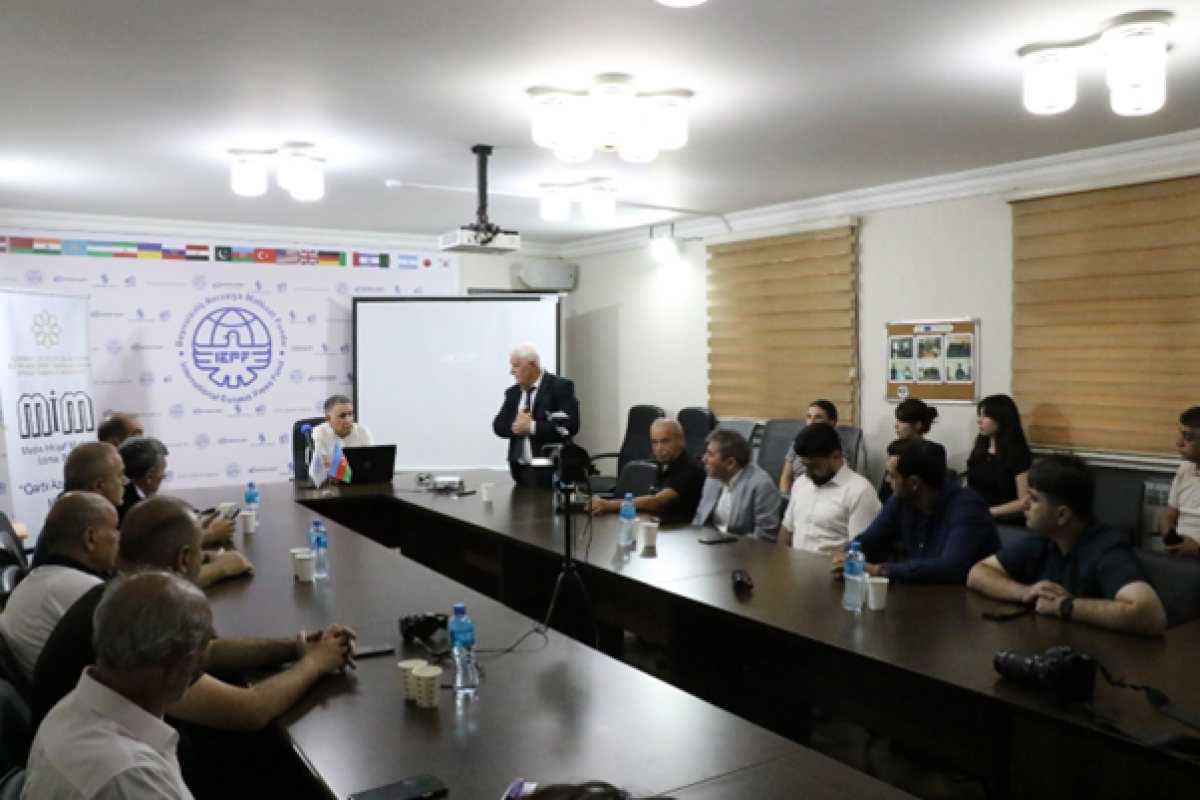 “Zəngəzur dəhlizi: regional kommunikasiyalar sülhə əlavə təminat kimi” mövzusunda dəyirmi masa keçirilib