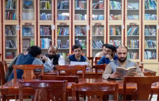Taliban qadınların yazdığı kitabları universitetlərdə tədrisdən çıxarıb