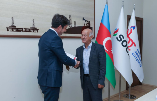 Balaxanı neftçiləri peşə bayramlarını təqaüdə çıxan neftçilərlə qeyd edib