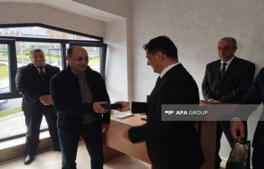 Növbəti köç karvanı Kəlbəcərə çatıb, mənzillərin açarları təqdim olunub- FOTO  - VİDEO  - YENİLƏNİB-1 