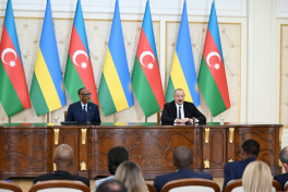 Azərbaycanla Ruanda arasında sənədlər mübadilə olunub, prezidentlər mətbuata bəyanatlarla çıxış edib - YENİLƏNİB 