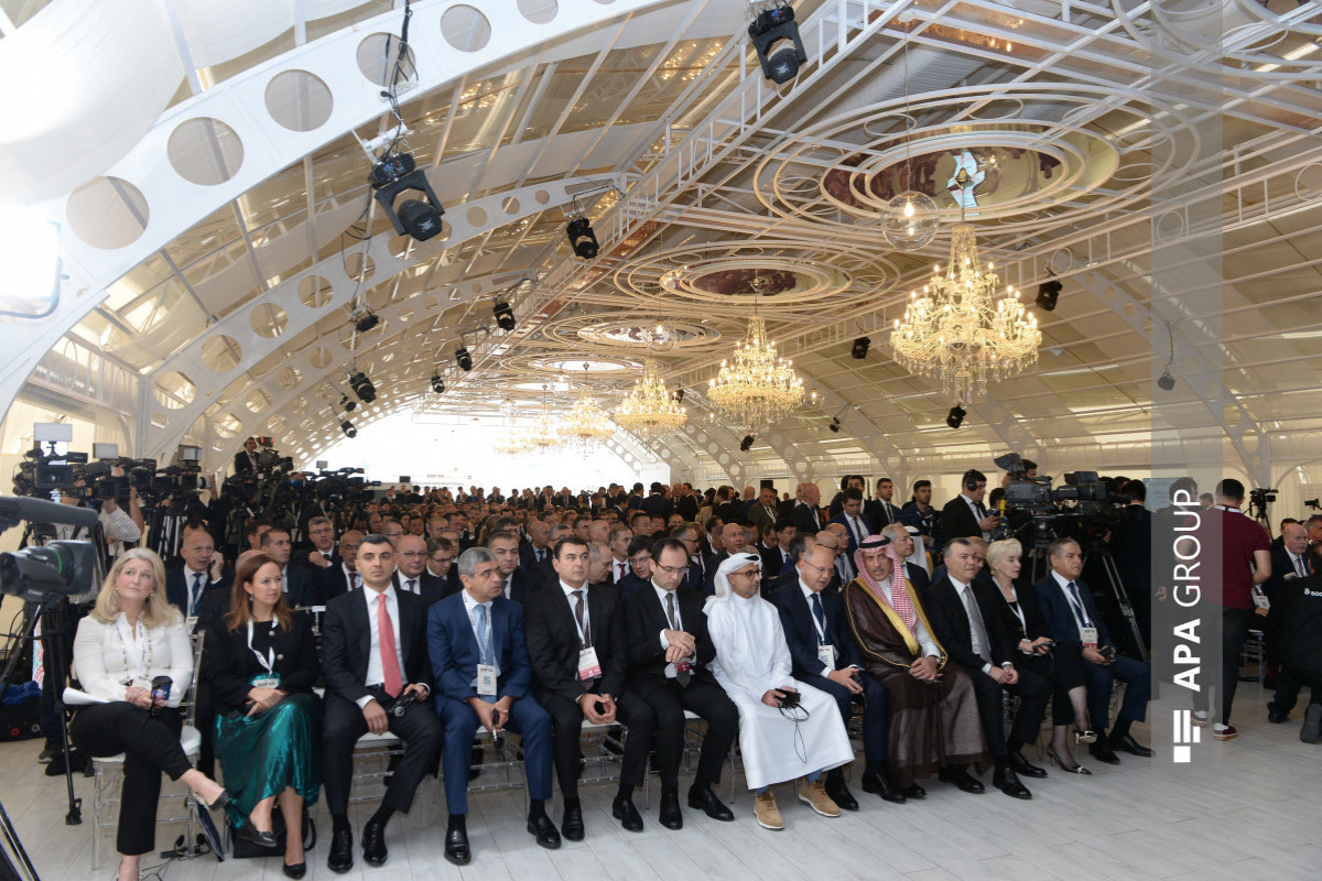Prezident I Azərbaycan Beynəlxalq İnvestisiya Forumu iştirakçılarına müraciət ünvanlayıb - YENİLƏNİB 