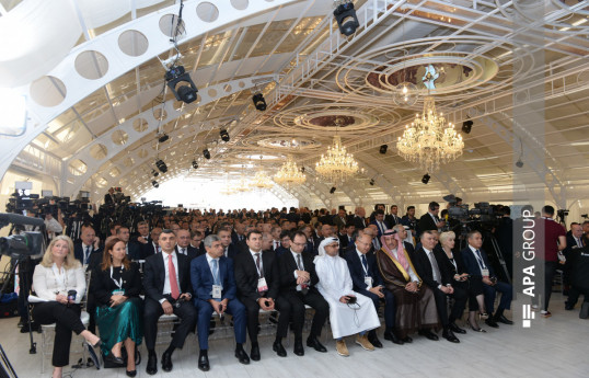 Prezident I Azərbaycan Beynəlxalq İnvestisiya Forumu iştirakçılarına müraciət ünvanlayıb - YENİLƏNİB 