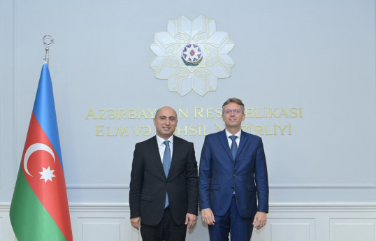 Elm və təhsil naziri Macarıstanın mədəniyyət və innovasiya naziri ilə görüşüb