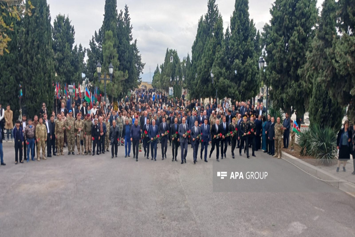 Gəncədə Anım Günü keçirilir - FOTO 