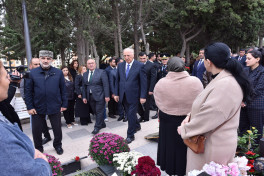 Sumqayıtda 27 Sentyabr – Anım Günü münasibətilə şəhidlərin xatirəsi yad edilib - FOTO 