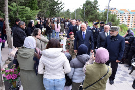 Sumqayıtda 27 Sentyabr – Anım Günü münasibətilə şəhidlərin xatirəsi yad edilib - FOTO 