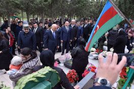Sumqayıtda 27 Sentyabr – Anım Günü münasibətilə şəhidlərin xatirəsi yad edilib - FOTO 