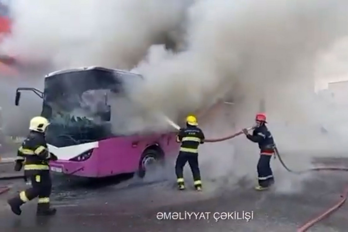 Sumqayıtda sərnişin avtobusu yanıb - YENİLƏNİB  - VİDEO 