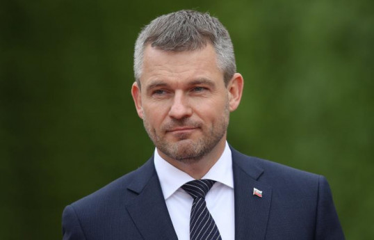 Slovakiya prezidenti konstitusiyada iki cinslə bağlı müddəanı təsdiqləyib