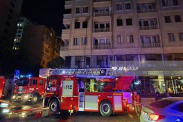 Gəncədə yaşayış binasında yanğın olub, sakinlər təxliyə edilib - FOTO 
