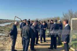 Eldar Əzizov Ramanada su basmış ərazilərdə olub, sakinlərlə görüşüb
