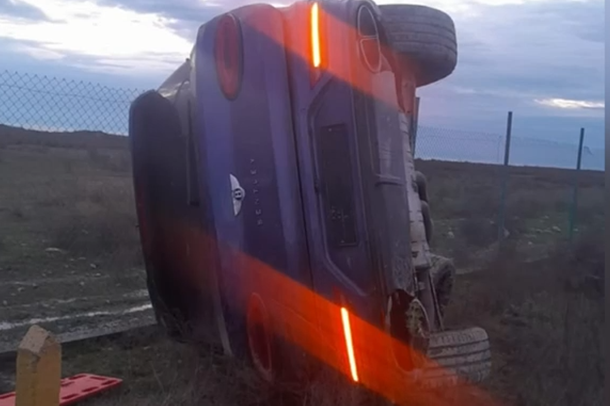 Bakı–Quba yolunda “Bentley” aşıb, 1 nəfər xəsarət alıb  - FOTO 