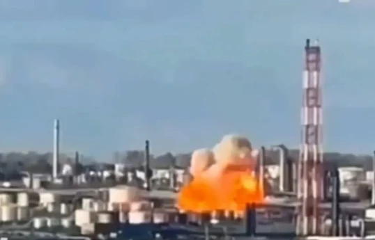 Ukrayna Ufaya dronlarla hücum edib, neft emalı zavodunda yanğın olub