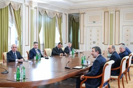 Prezident TDT-yə üzv dövlətlərin hökumət başçılarının görüşünün iştirakçılarını qəbul edib - FOTO  - YENİLƏNİB 