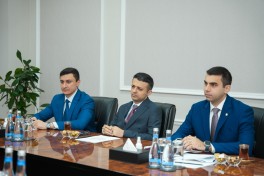 Ədliyyə naziri “Yüksəliş” müsabiqəsinin qalibləri ilə görüşüb