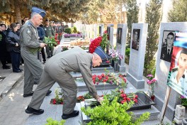 Aprel döyüşlərində şəhid olan pilotların xatirəsi anılıb - VİDEO 