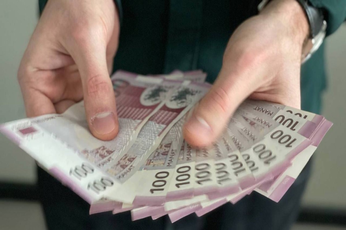 Bank əmanətçilərinin depozit gəlirləri 19% artıb