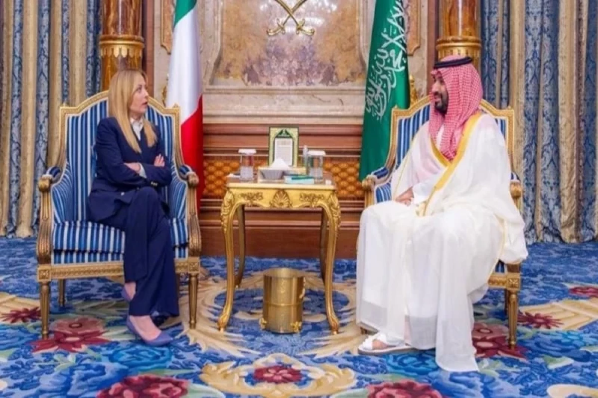 Məhəmməd bin Salman Meloni ilə regiondakı təhlükəsizlik vəziyyətini müzakirə edib