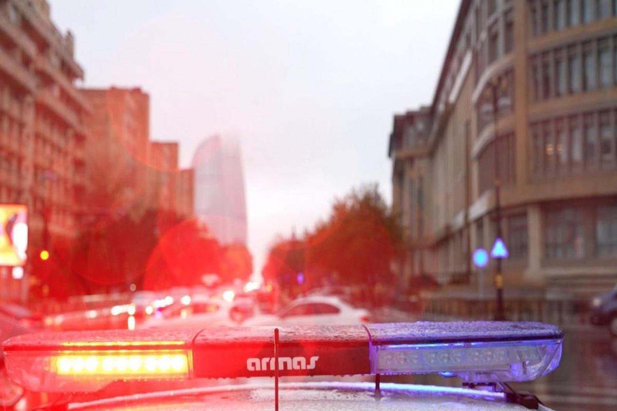 Yol polisi dumanlı hava şəraiti ilə bağlı sürücülərə müraciət edib