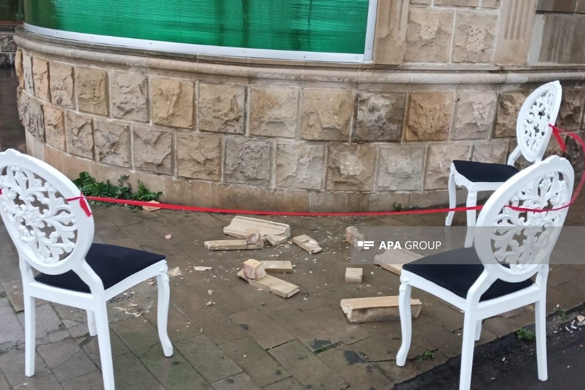 Göygöldə oğlunun toyunda başına aqlay daşı düşən ata xəstəxanada ölüb - FOTO 