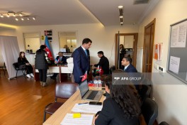 Səyyar "ASAN Xidmət" İstanbulda Azərbaycan vətəndaşlarına xidmət göstərir - FOTO 