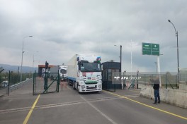 Azərbaycandan göndərilən humanitar yardım karvanı sərhəddən keçərək İrana yola salınıb - FOTO  - VİDEO  - YENİLƏNİB 