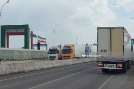 Azərbaycandan göndərilən humanitar yardım karvanı sərhəddən keçərək İrana yola salınıb - FOTO  - VİDEO  - YENİLƏNİB 