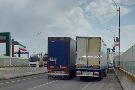 Azərbaycandan göndərilən humanitar yardım karvanı sərhəddən keçərək İrana yola salınıb - FOTO  - VİDEO  - YENİLƏNİB 
