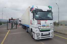 Azərbaycandan göndərilən humanitar yardım karvanı sərhəddən keçərək İrana yola salınıb - FOTO  - VİDEO  - YENİLƏNİB 